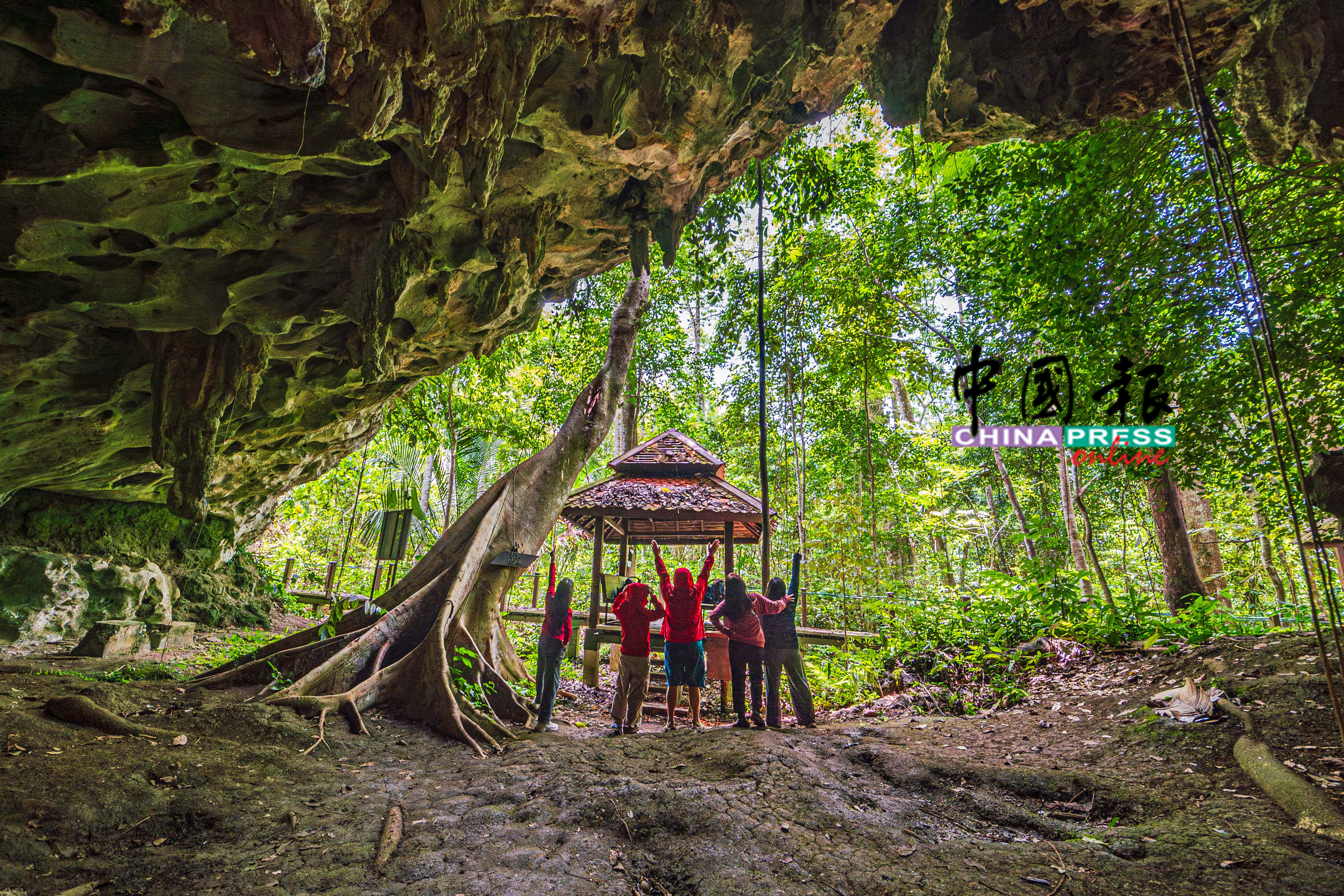 玲珑地质公园成功获得联合国教科文组织(UNESCO)“全球地质公园”(UGGp)认证,进一步带动经济效应。