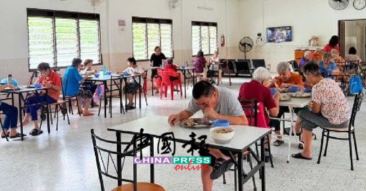 幸福村老人院服务多年的厨师已於今年初荣休,新厨师已加入团队并为长者带来全新餐饮风味。