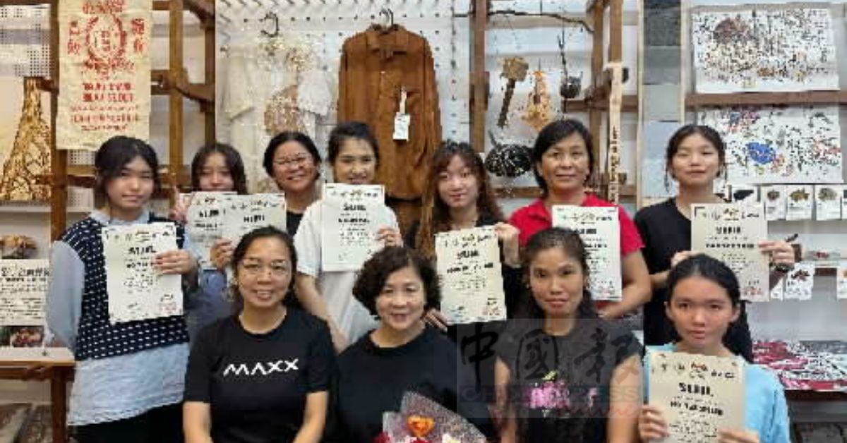 十八丁社区空间妇女裁缝训练首批学员完成培训,喜领毕业证书。