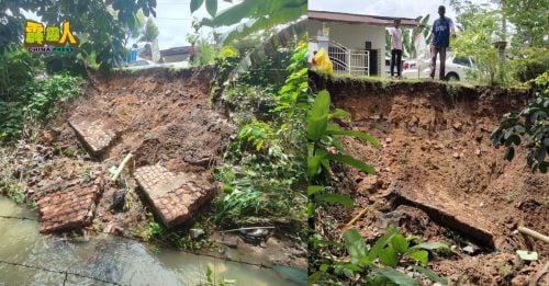 新沙叻村屋前河堤崩塌  沿岸坠河风险引民担忧